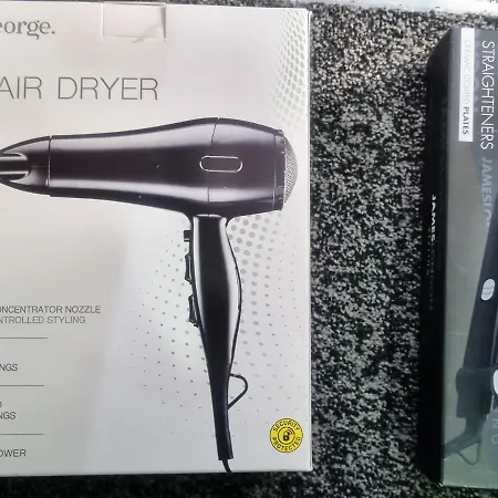 民宿 *rc12s* For Your Relaxed & Cosy + Free Parking + Free Fast Wifi * 利兹