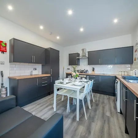 *rc12s* For Your Relaxed & Cosy + Free Parking + Free Fast Wifi * 民宿