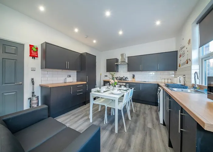 *rc12s* For Your Relaxed & Cosy + Free Parking + Free Fast Wifi * 民宿