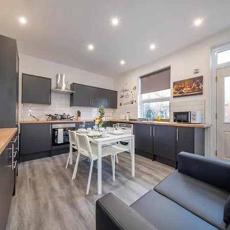 *rc12s* For Your Relaxed & Cosy + Free Parking + Free Fast Wifi * Leeds (West Yorkshire)