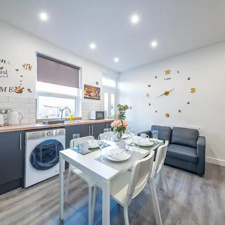 *rc12s* For Your Relaxed & Cosy + Free Parking + Free Fast Wifi * Leeds (West Yorkshire)