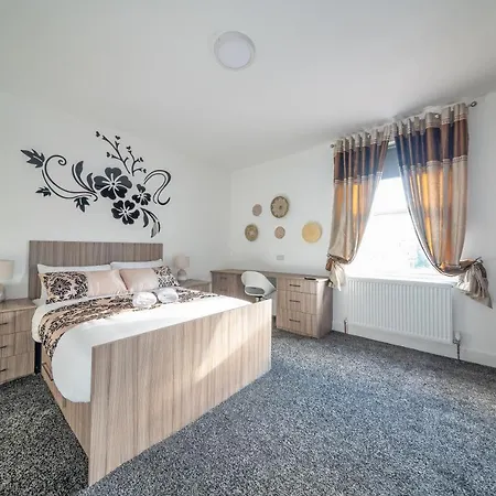 Проживання в сім'ї *rc12s* For Your Relaxed & Cosy + Free Parking + Free Fast Wifi * *
