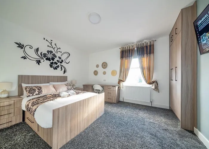 Проживання в сім'ї *rc12s* For Your Relaxed & Cosy + Free Parking + Free Fast Wifi *